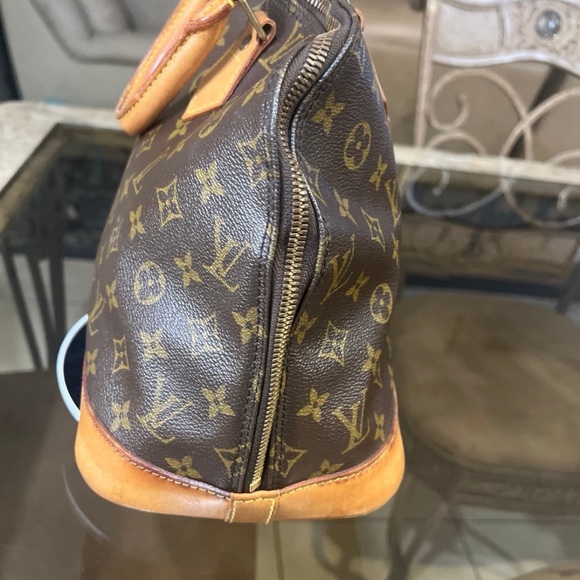 Authentic Louis Vuitton Alma with bonus Lipstick/Cigarette case. - Picture 5 of 12